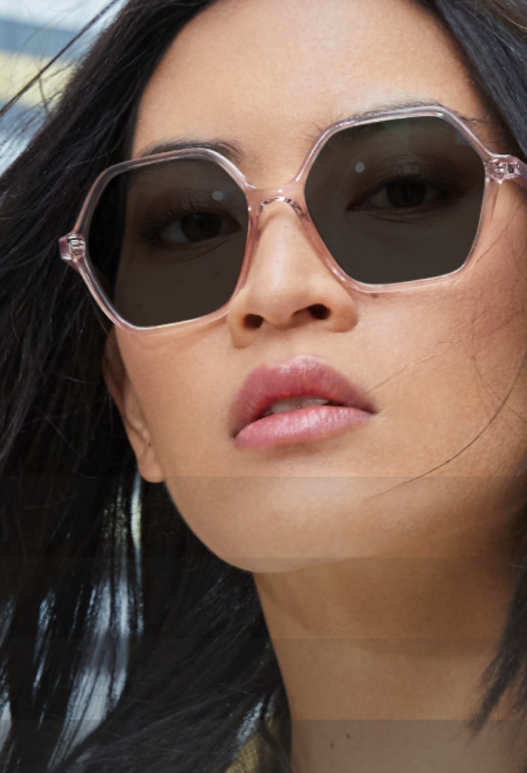 Essilor Transitions | Discover Transitions XTRActive new generation